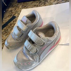 PUMA Kids Cabana Racer Hook and Loop Sneaker